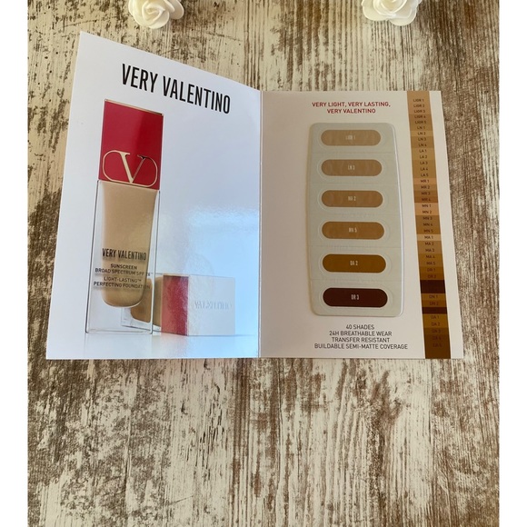 🎉 Host Pick 🎉 Brand new Valentino exclusive bundle - Picture 5 of 7
